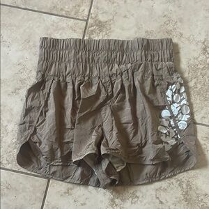 Free People Movement logo The Way Home shorts size XL